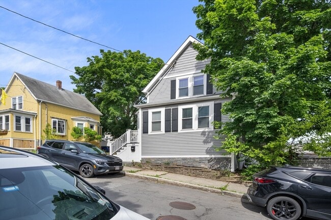 Building Photo - 114 Moreland St