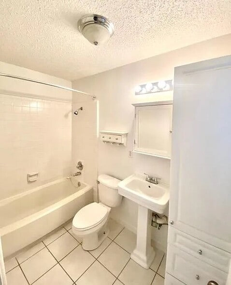 Building Photo - 4618 Fordham St