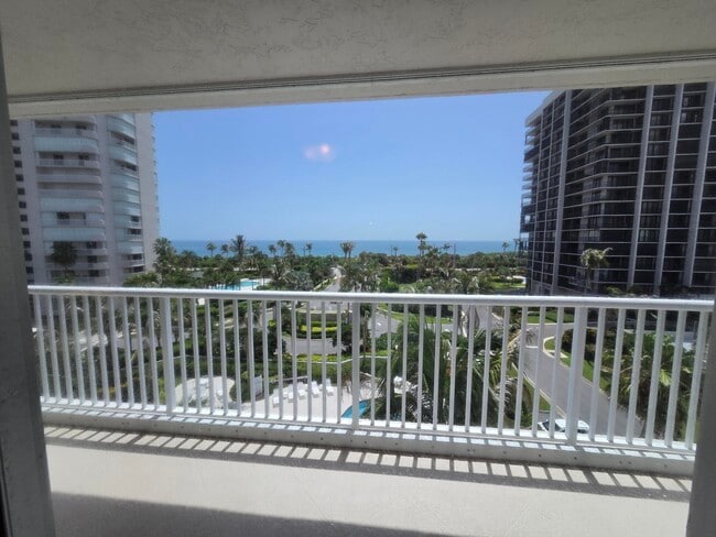 Building Photo - 5049 N Hwy A1A