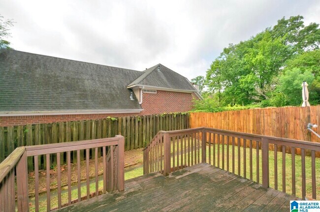 Building Photo - 107 Castlehill Dr