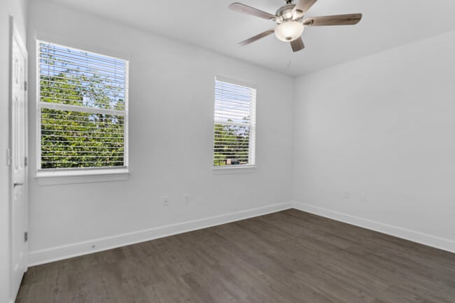 Building Photo - 15284-15331 US-331 BUS