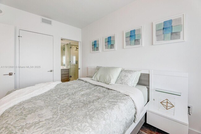 Building Photo - 650 NE 32nd St