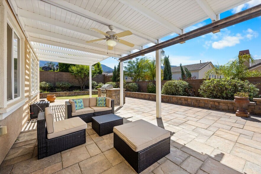 Building Photo - 25589 Foxglove Ln