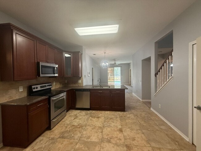 Building Photo - Land O'Lakes POOL home with Lakeviews!