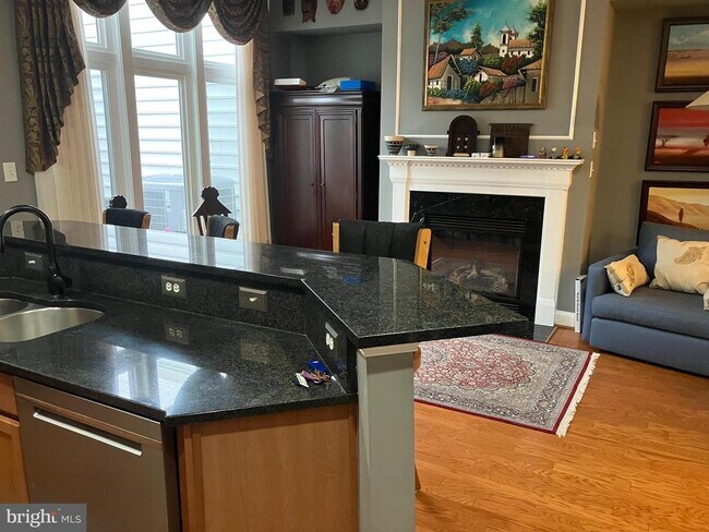 Building Photo - 913 Pleasant Dr