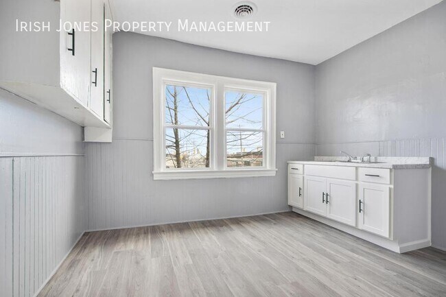 Building Photo - 1514 William St