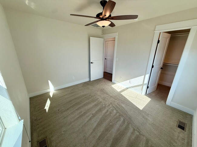 Building Photo - 2837 Urban Pl