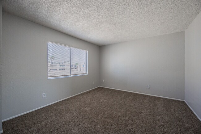 Building Photo - 3520 W Dunlap Ave