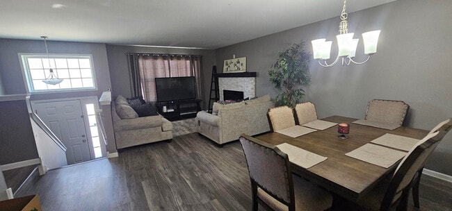 Building Photo - 1125 Alta Vista Dr