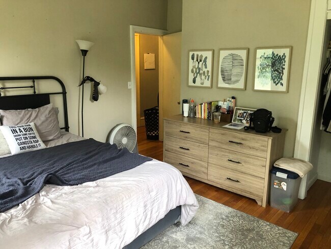 Building Photo - 130 College Ave NE