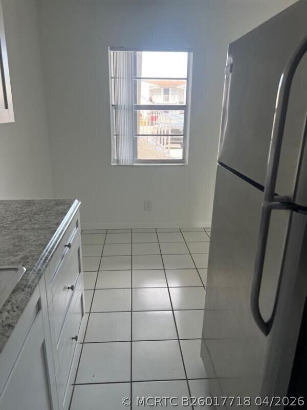 Building Photo - 371 Sunshine Dr
