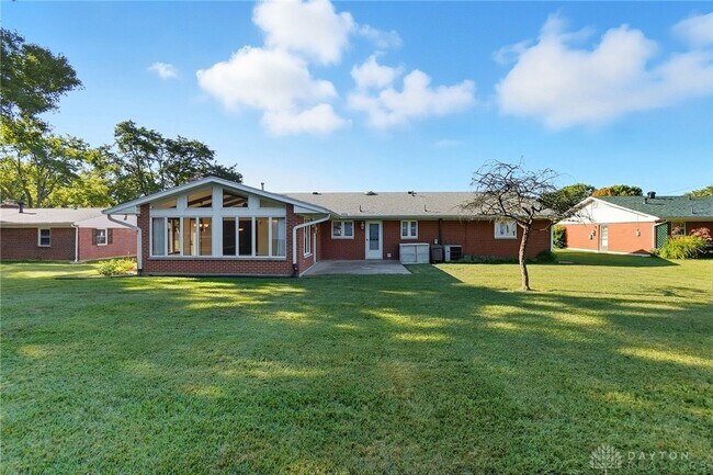 Building Photo - 1033 Georgian Dr