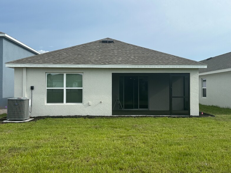 Building Photo - 5105 Red Rooster Rd