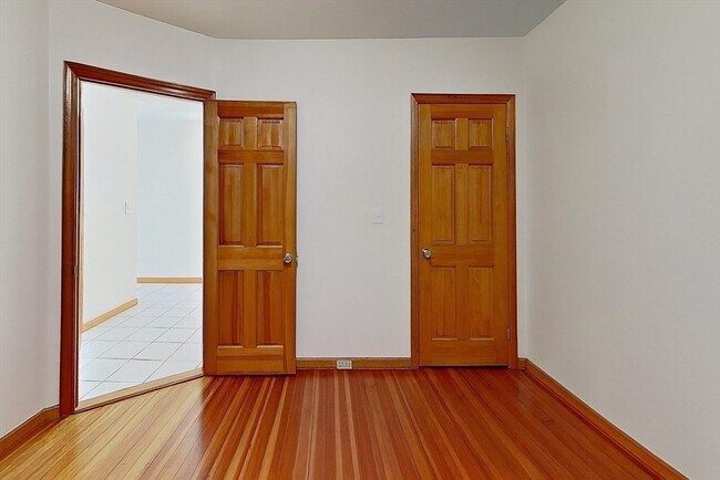 Building Photo - 83 Putnam St