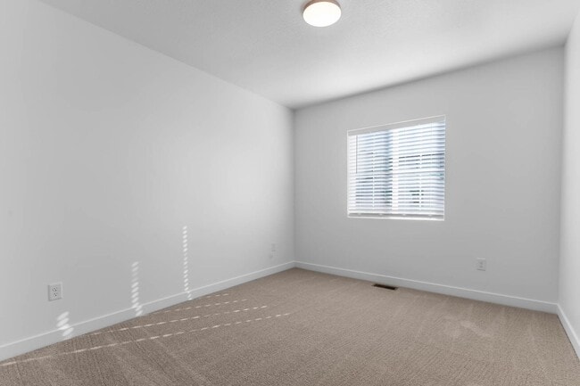 Building Photo - PAY NOTHING UNTIL JULY 1ST! Brand New 4-bed, 2.5-bath Townhome Available Now