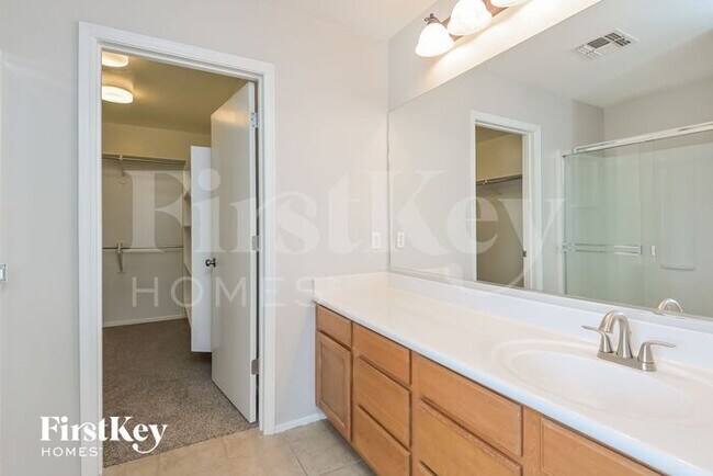 Building Photo - 10616 S Lucius Dr