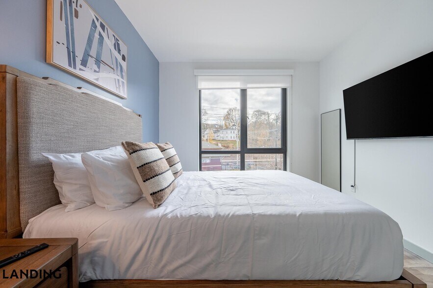 Building Photo - 39 Railroad Ave