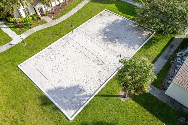 Building Photo - 559 SE Prescott Pl