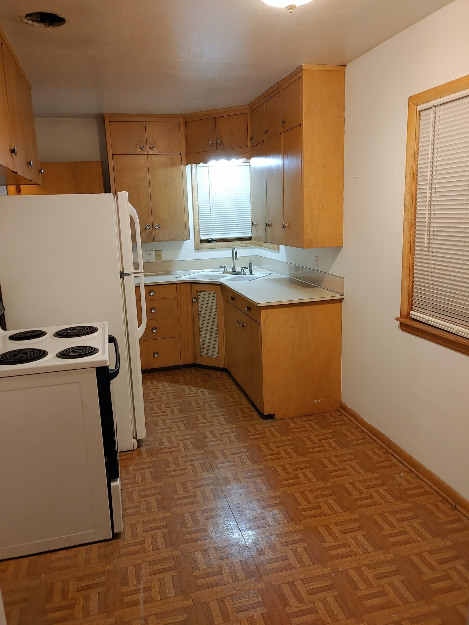 Building Photo - 2628 Iowa St