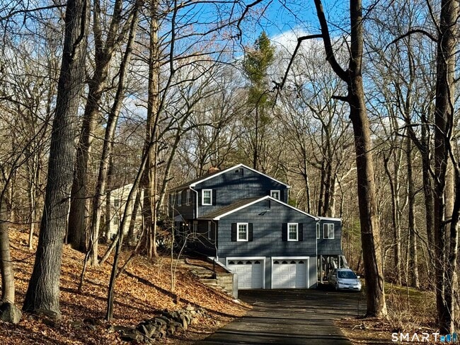 Building Photo - 6 Redcoat Ln