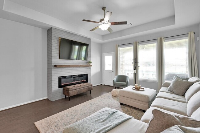 Building Photo - 3791 Lake Bend Shore Dr