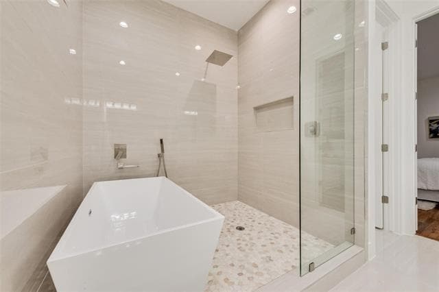 Building Photo - 217 W Yarmouth St