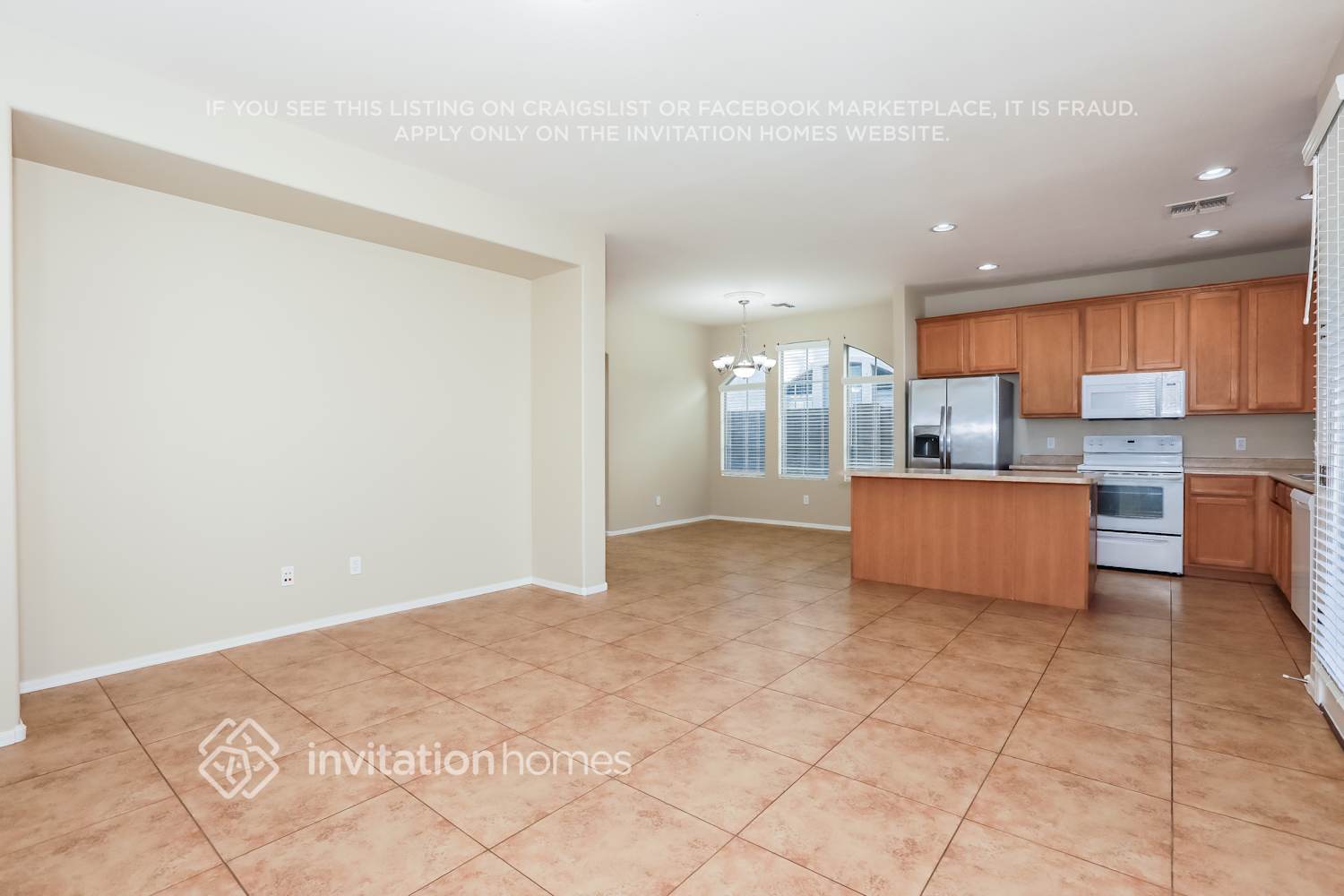 Building Photo - 3688 E Sundance Ave