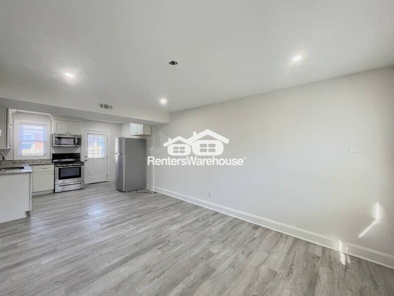 Building Photo - 1375 W Ocean View Ave