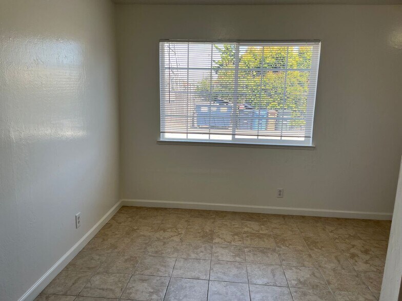 Building Photo - 1744 Noranda Dr