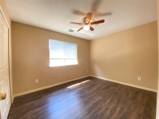 Building Photo - 14727 Sun Harbor Dr