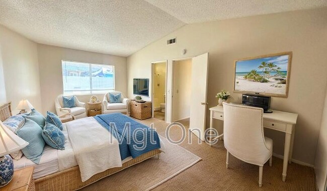 Building Photo - 23389 Dome St