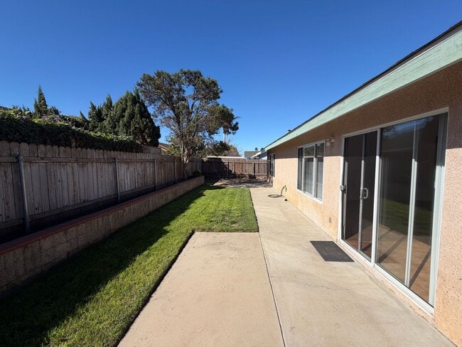 Building Photo - 1424 Via Rosa