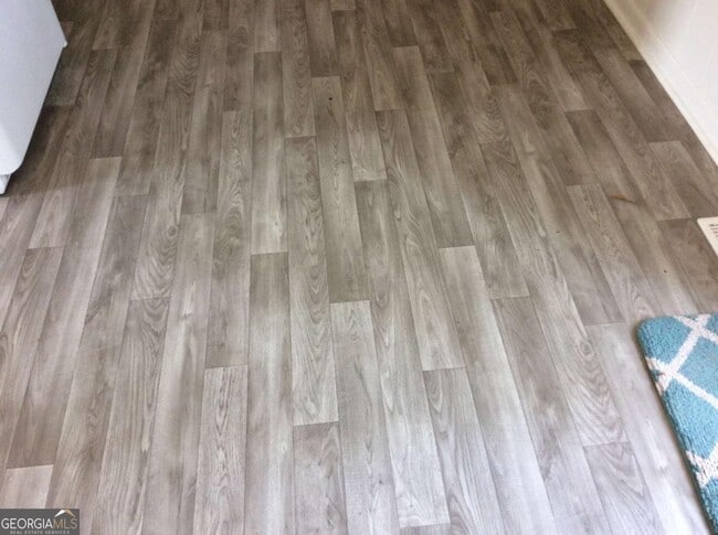 Building Photo - 105 E Mimosa Dr