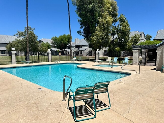 Building Photo - Stylish Towne House in Mesa with Community POOL