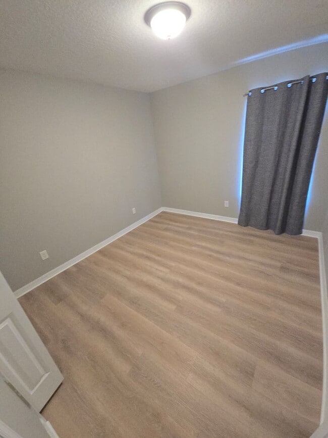 Building Photo - Modern 3 Bedroom 2.5 Bath in Gibsonton (**...