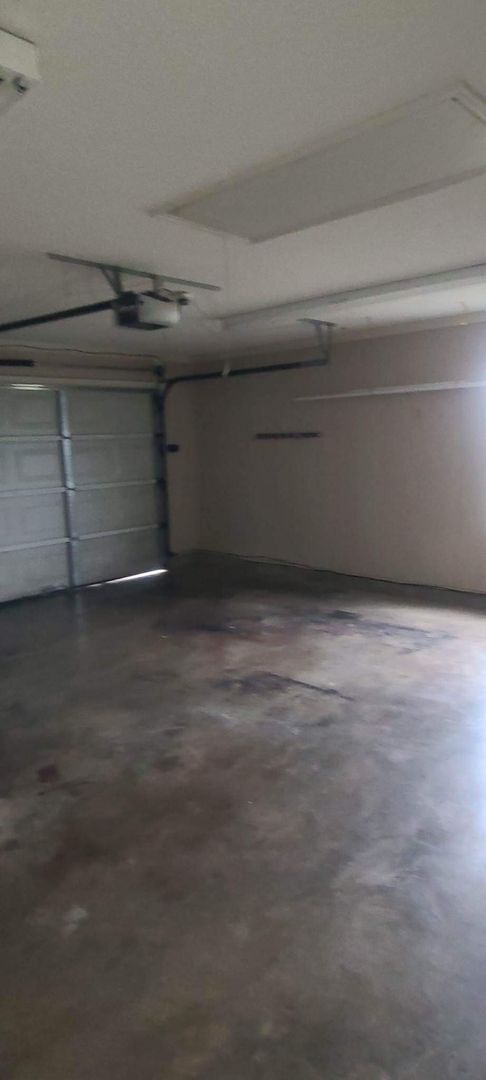 Building Photo - 3835 Cross Creek Trail