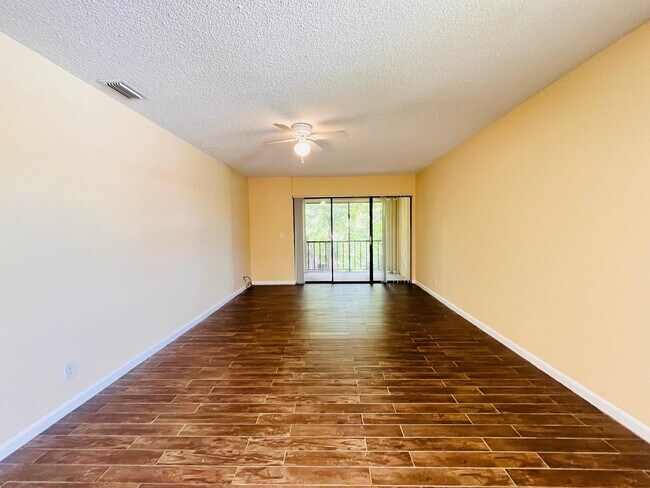 Building Photo - 5985 Forest Hill Blvd