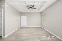 Building Photo - 2105 Davenport St