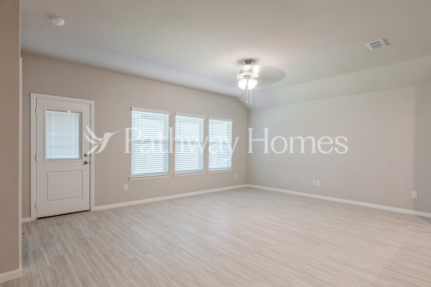 Building Photo - 9468 Mint Hill Dr