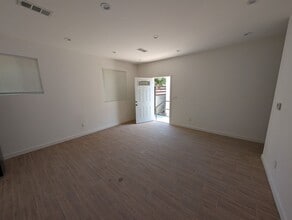 Building Photo - Central Homes
