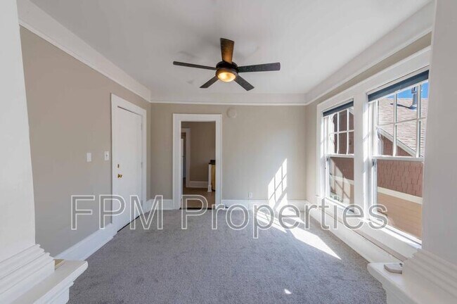 Building Photo - 117 E 4th St