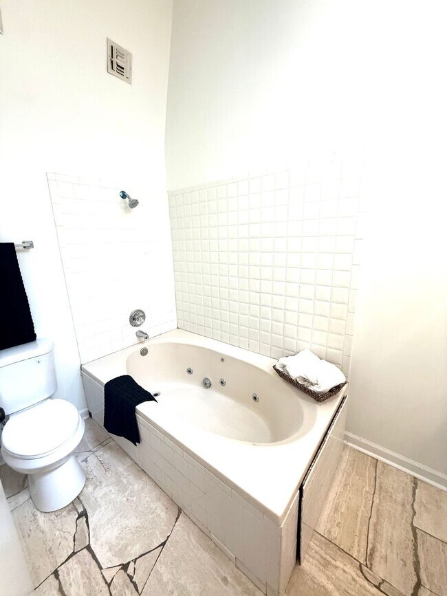 Building Photo - ** 4 Bed 3 Bath located in Prattville ** Call 334-366-9198 to schedule a self-tour. $500 credit t...