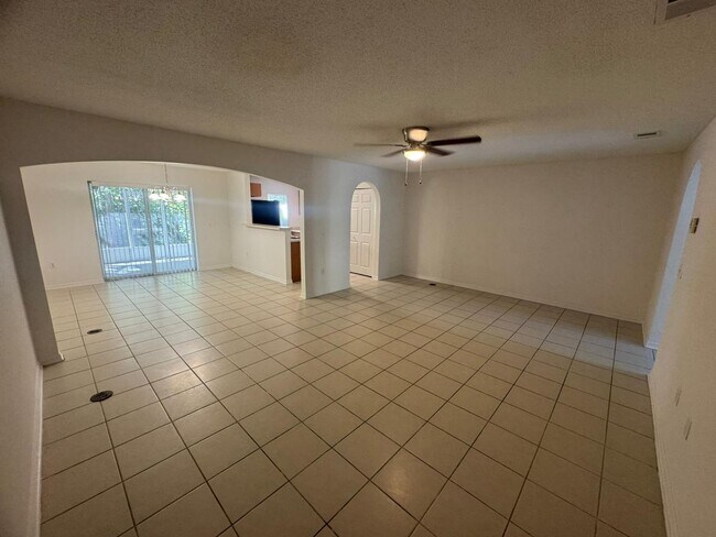 Building Photo - 2720 Merrieweather Ln