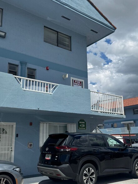 Building Photo - 230 W 68th St