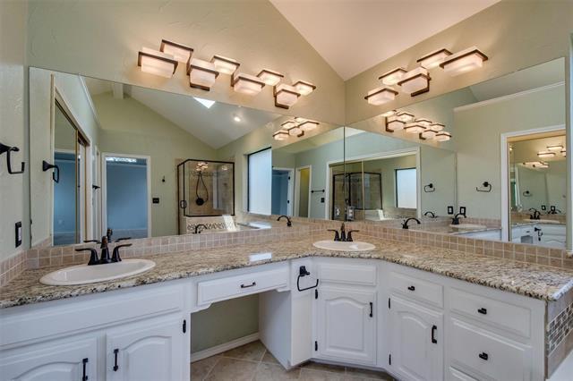 Building Photo - 1525 Tawakoni Ln