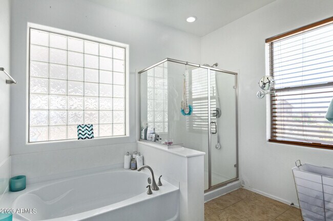 Building Photo - 36840 W Oliveto Ave