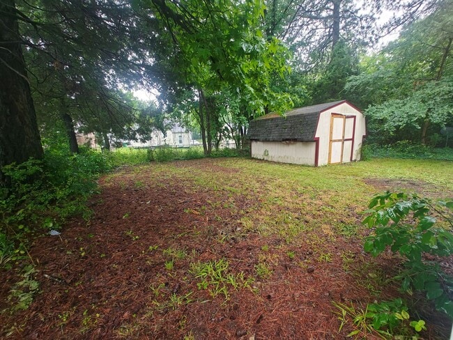 Building Photo - 3 bedroom home
