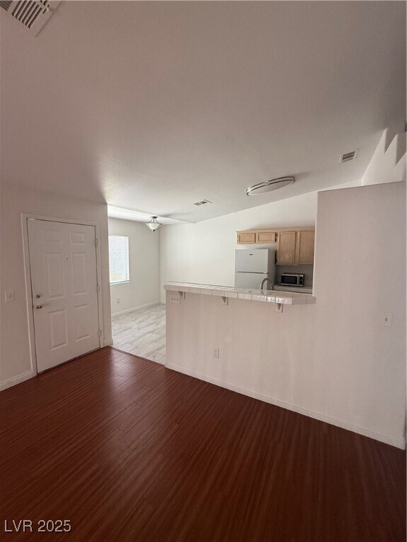 Building Photo - 2110 Los Feliz St
