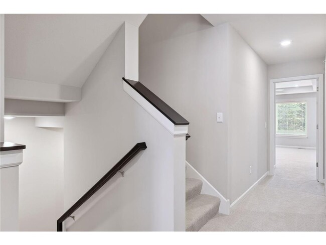 Building Photo - 2438 N Blossom Cir