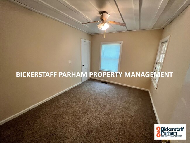 Building Photo - Great Family Home, Located off of Veterans...